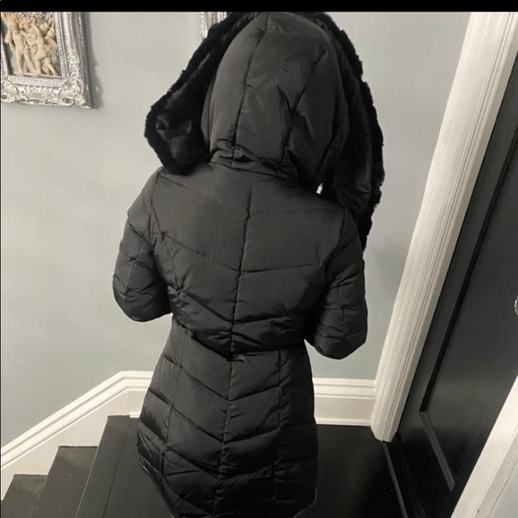 Black quilted down jacket with fur hood - Picture 6 of 6
